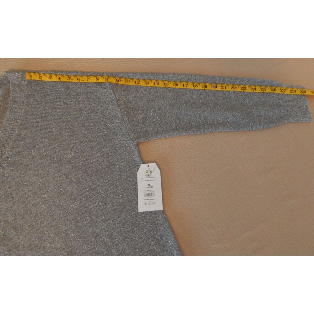 Women's Time And Tru V Neck Sequin Sweater GRAY Pullover Size XL (16-18) NWT - Picture 5 of 16
